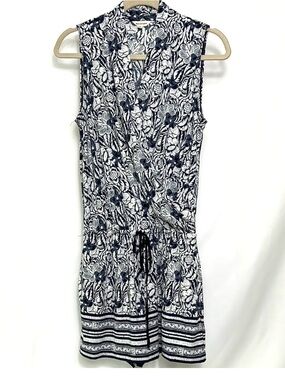 Max Studio Women’s Size Small Navy White Floral Shorts Top One Piece Jumper